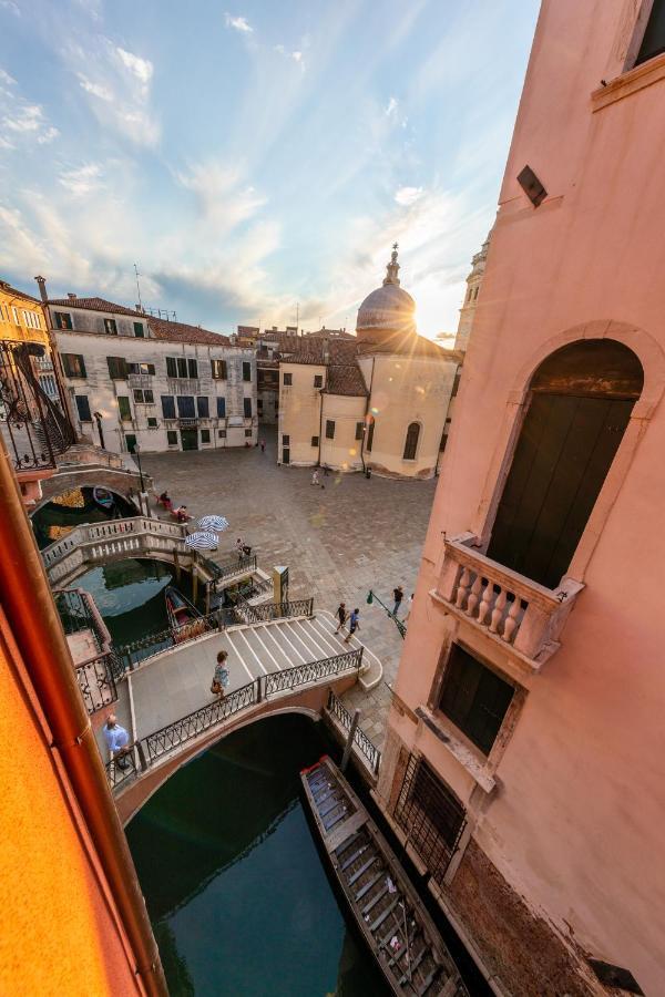 La Veneziana Boutique *