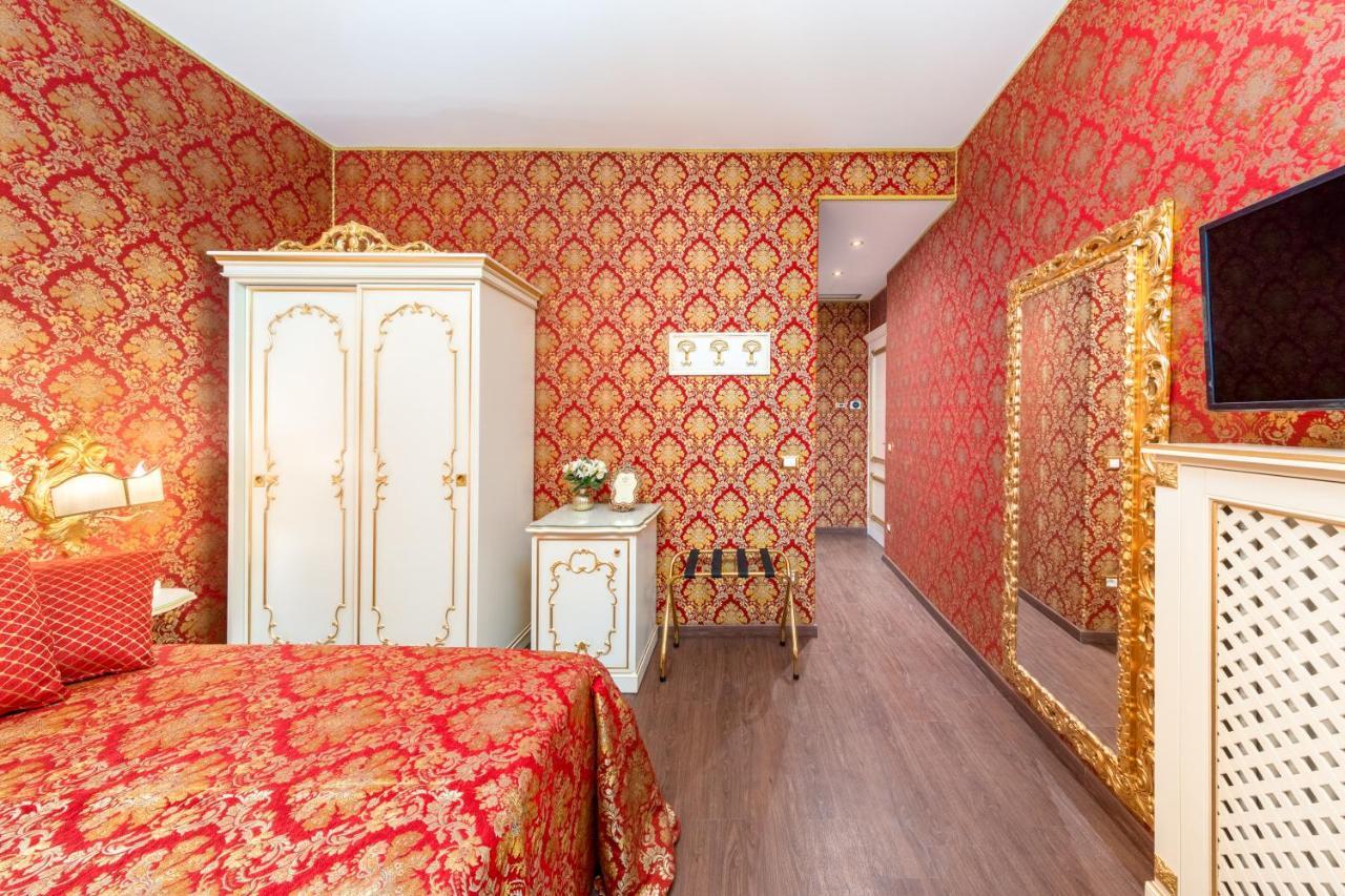 La Veneziana Boutique *